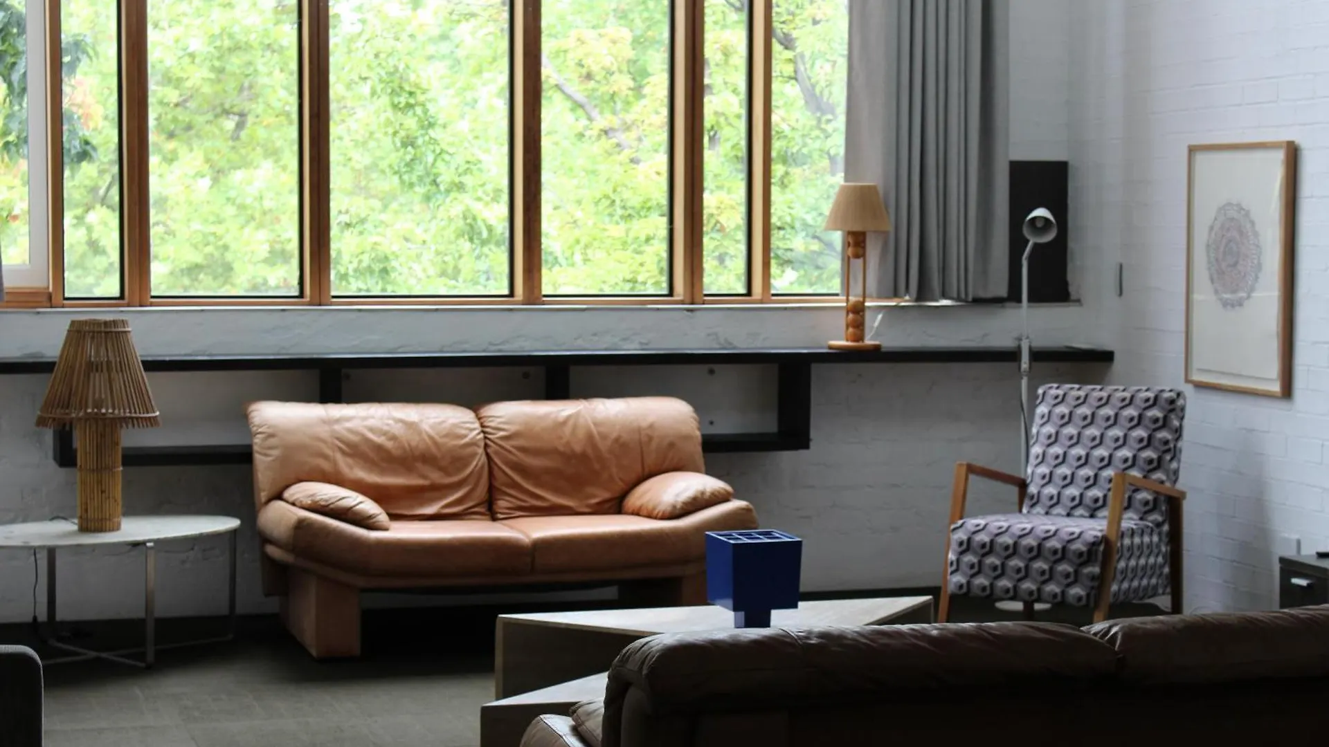 Big Modern Loft Apt - Central - 7 Beds, 9 Guests - Workers, Families, Groups, Teams Narrabundah